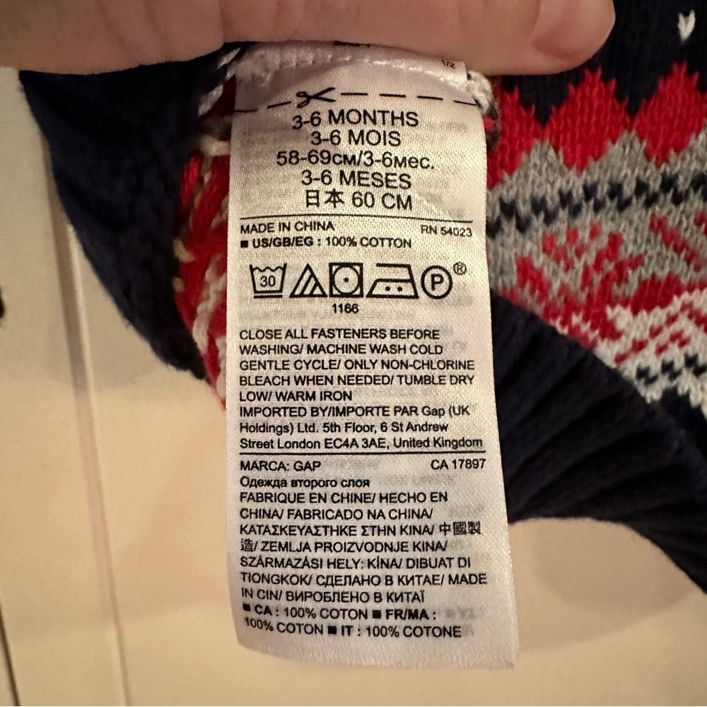 Baby Gap Fair Isle Cardigan Sweater | 3-6 Months | 🌲 Perfect for Christmas 🌲 - Picture 4 of 4